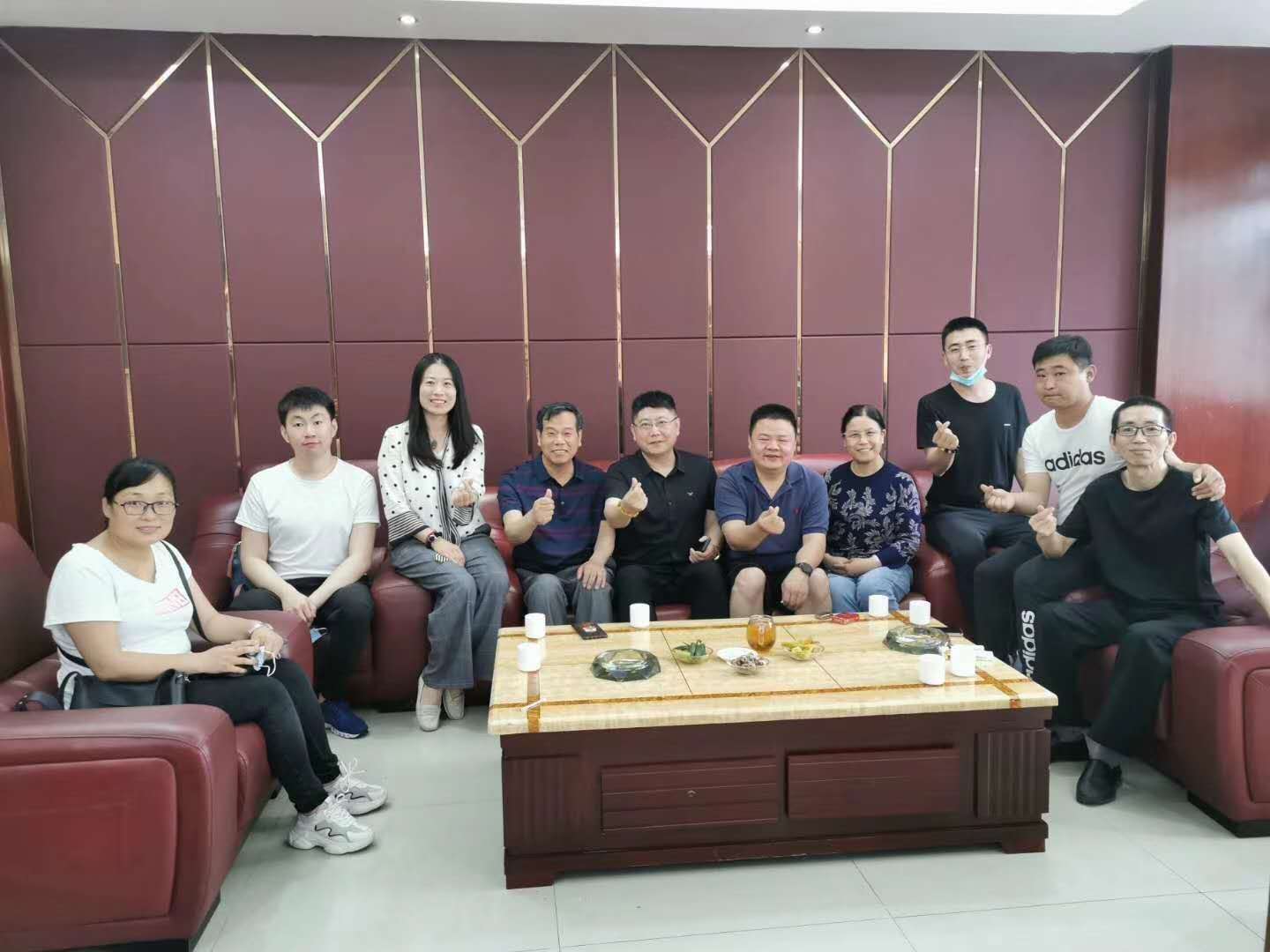 尊龙凯时集团生物团队赴广州市娇兰化妆品有限公司举行观摩