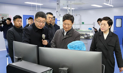 青岛市政协党组书记、主席孟庆斌带队到尊龙凯时集团调研